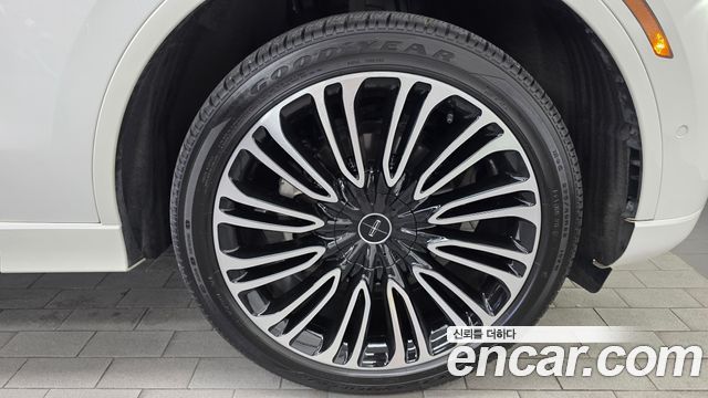 Lincoln Aviator 2022 — photo 7