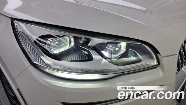 Lincoln Aviator 2022 — photo 8