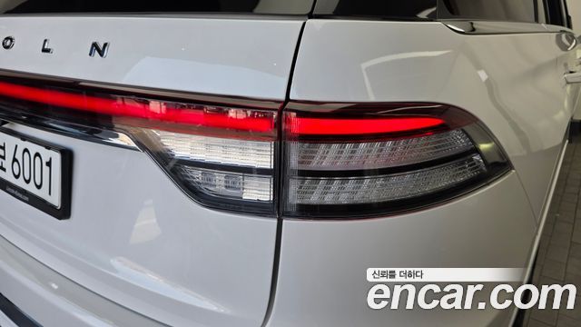 Lincoln Aviator 2022 — photo 9
