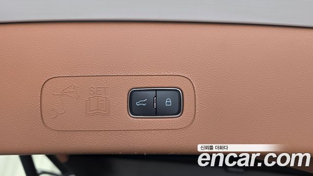Lincoln Aviator 2022 — photo 30