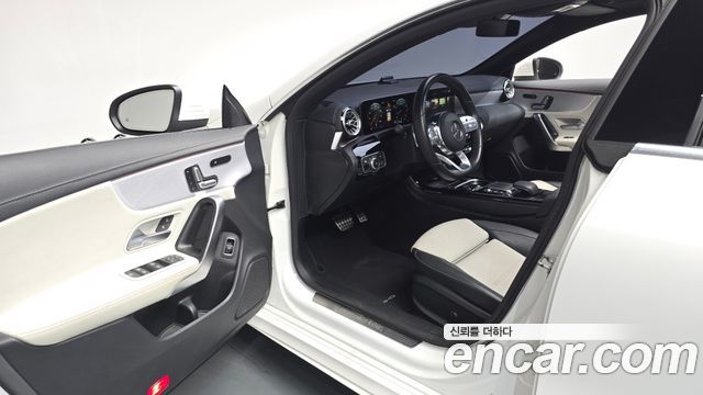 Mercedes-Benz CLA-Class 2020 — photo 13
