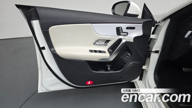 Mercedes-Benz CLA-Class 2020 — photo 25
