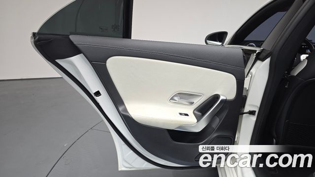 Mercedes-Benz CLA-Class 2020 — photo 15