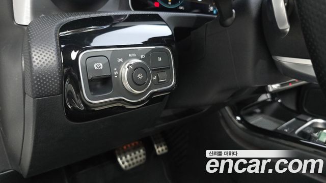 Mercedes-Benz CLA-Class 2020 — photo 28