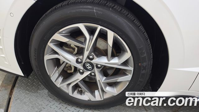 Hyundai Sonata 2022 — photo 17