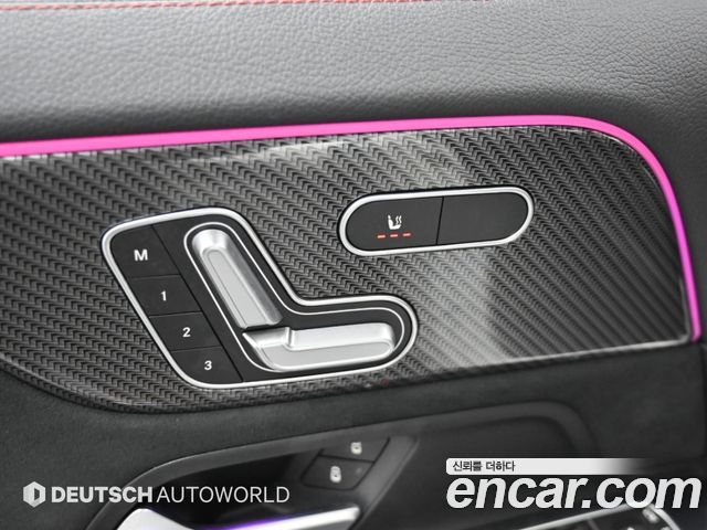 Mercedes-Benz GLA-Class 2020 — photo 17