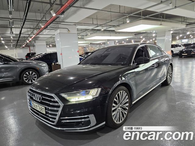 Audi A8 2021 — photo 2