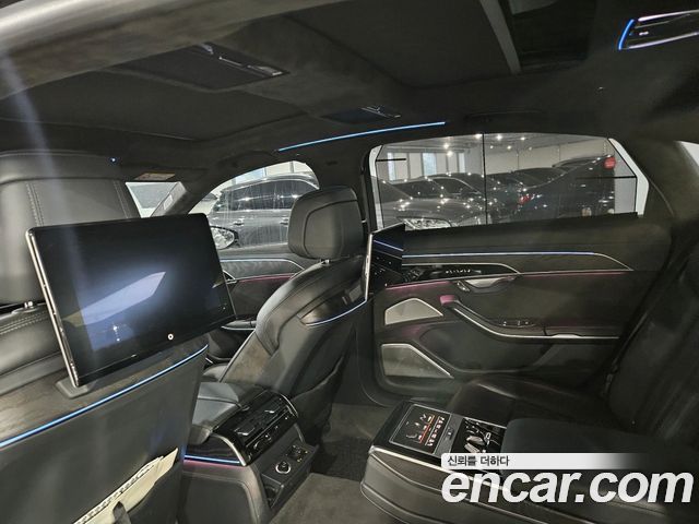 Audi A8 2021 — photo 5