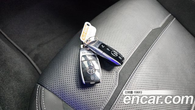 Mercedes-Benz AMG GT 2021 — photo 32