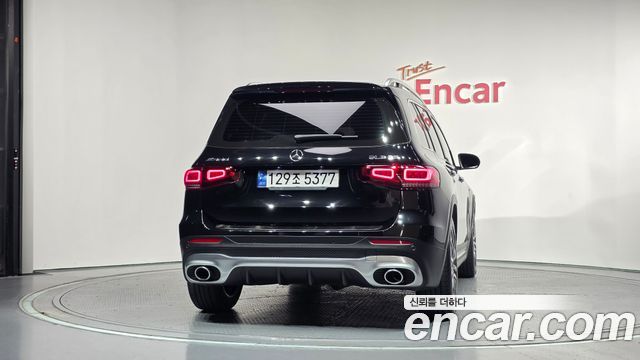 Mercedes-Benz GLB-Class 2023 — photo 4