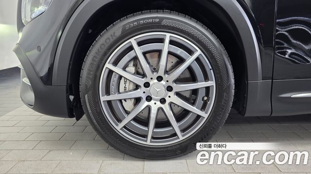 Mercedes-Benz GLB-Class 2023 — photo 5