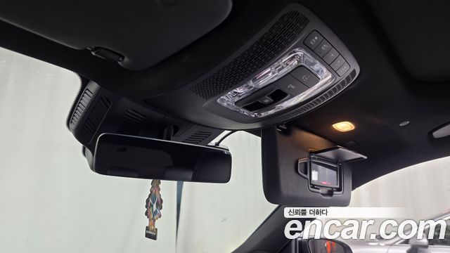 Mercedes-Benz GLB-Class 2023 — photo 24