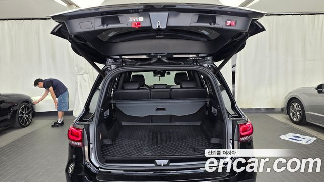 Mercedes-Benz GLB-Class 2023 — photo 26