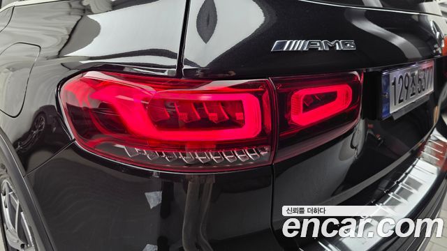 Mercedes-Benz GLB-Class 2023 — photo 9