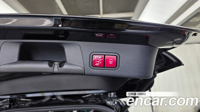 Mercedes-Benz GLB-Class 2023 — photo 28