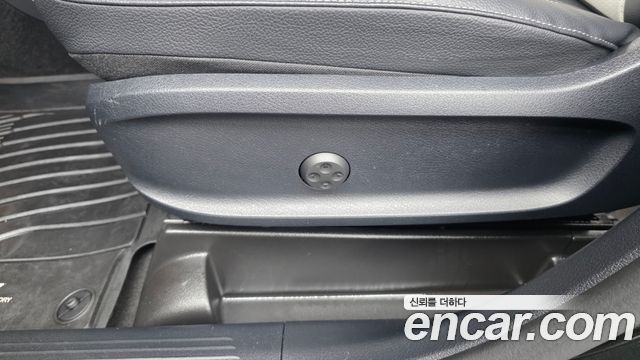 Mercedes-Benz GLB-Class 2023 — photo 31