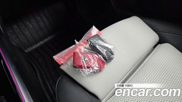 Mercedes-Benz GLB-Class 2023 — photo 33