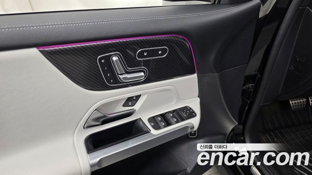 Mercedes-Benz GLB-Class 2023 — photo 34