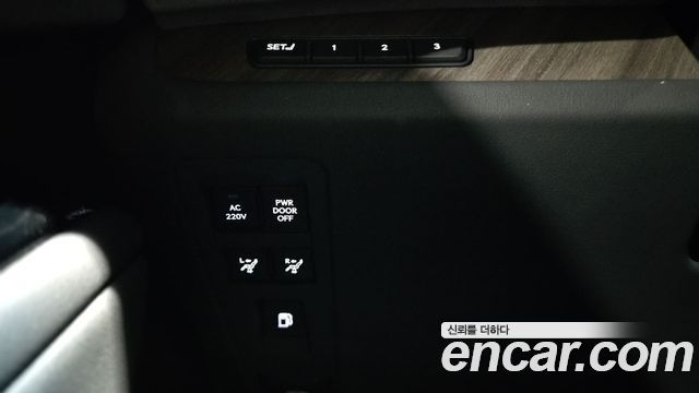 Lexus LM 2025 — photo 17