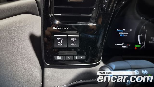 Lexus LM 2025 — photo 18