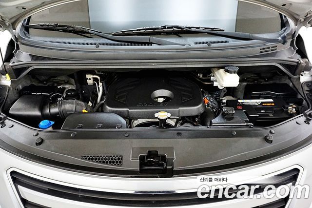Hyundai Starex 2016 — photo 8