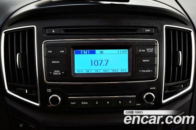Hyundai Starex 2016 — photo 11