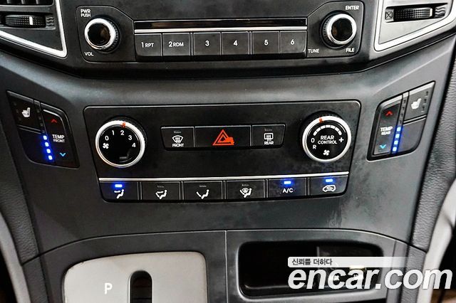 Hyundai Starex 2016 — photo 12