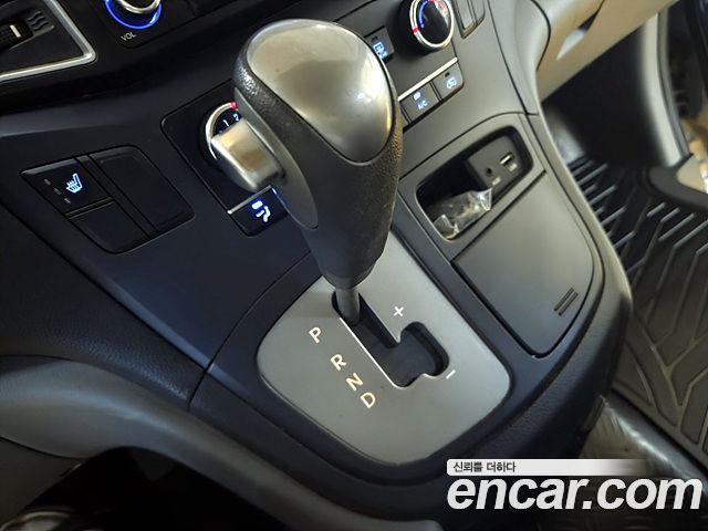 Hyundai Starex 2016 — photo 8