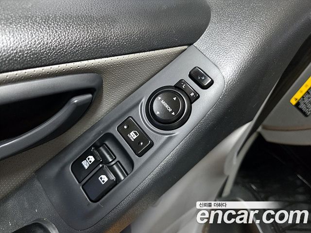 Hyundai Starex 2016 — photo 16