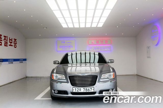 Chrysler 300C 2011 — photo 3