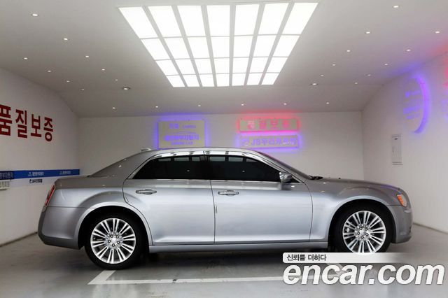 Chrysler 300C 2011 — photo 5