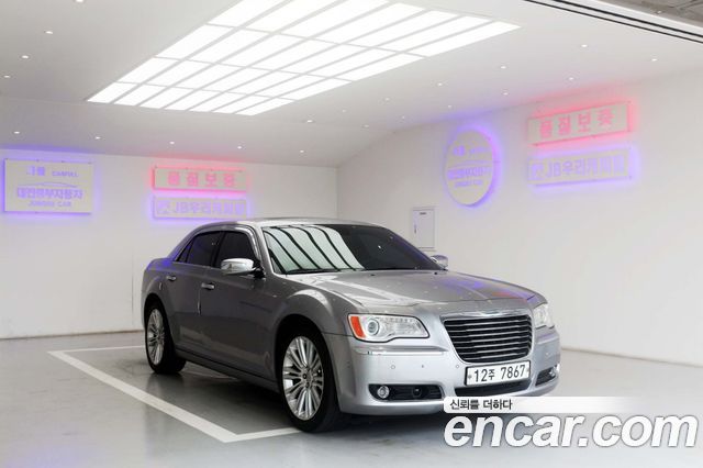 Chrysler 300C 2011 — photo 6
