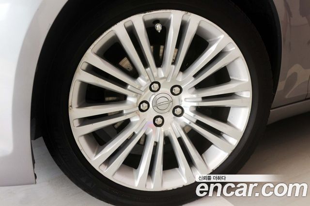 Chrysler 300C 2011 — photo 12