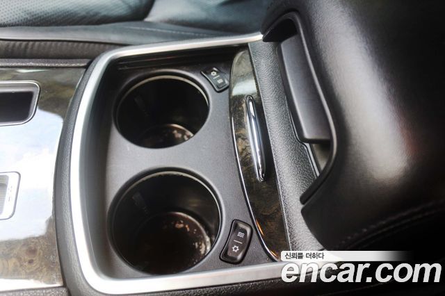 Chrysler 300C 2011 — photo 18