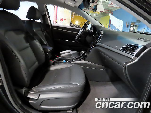 Hyundai AVANTE 2016 — photo 8