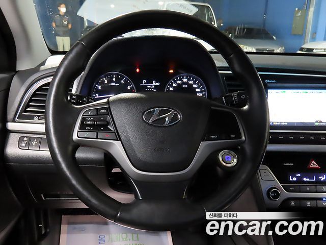 Hyundai AVANTE 2016 — photo 10