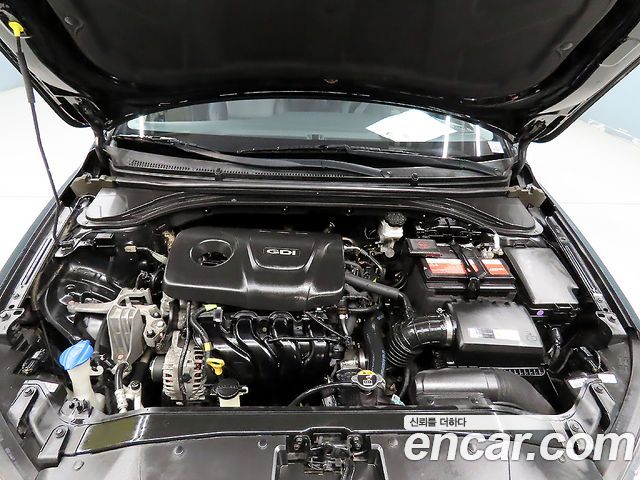 Hyundai AVANTE 2016 — photo 19
