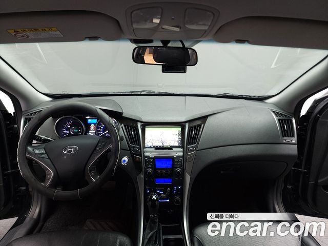 Hyundai Sonata 2012 — photo 17