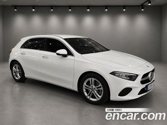Mercedes-Benz A-Class 2025 — photo 2