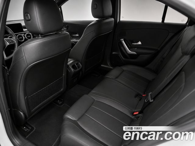 Mercedes-Benz A-Class 2025 — photo 6