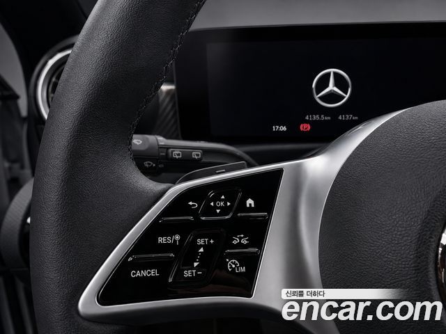 Mercedes-Benz A-Class 2025 — photo 8