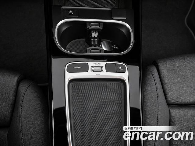Mercedes-Benz A-Class 2025 — photo 11