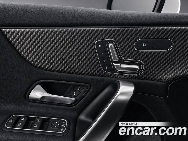 Mercedes-Benz A-Class 2025 — photo 13