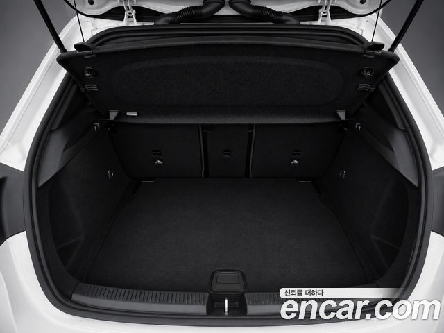 Mercedes-Benz A-Class 2025 — photo 15