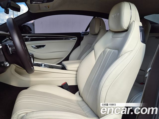 Bentley Continental 2019 — photo 10
