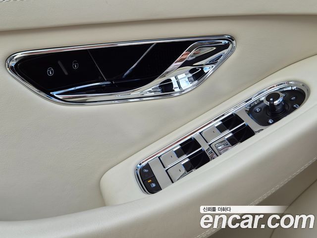 Bentley Continental 2019 — photo 18