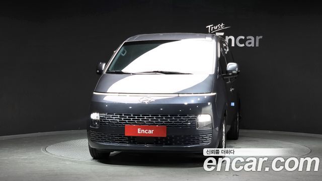 Hyundai Staria 2023 — photo 3
