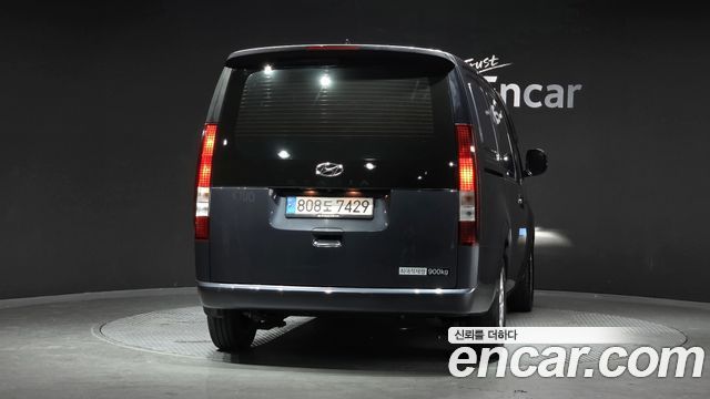 Hyundai Staria 2023 — photo 4