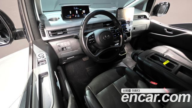 Hyundai Staria 2023 — photo 7