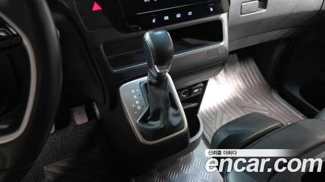 Hyundai Staria 2023 — photo 9